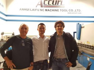 ハンガリーのクライアント展