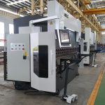 ロボットと高性能油圧同期プレスブレーキ